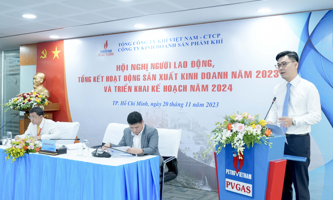doan-chu-tich-bao-cao-hoi-nghi-154045_102.jpg Đoàn chủ tịch báo cáo kết quả SXKD năm 2023 và kế hoạch năm 2024.