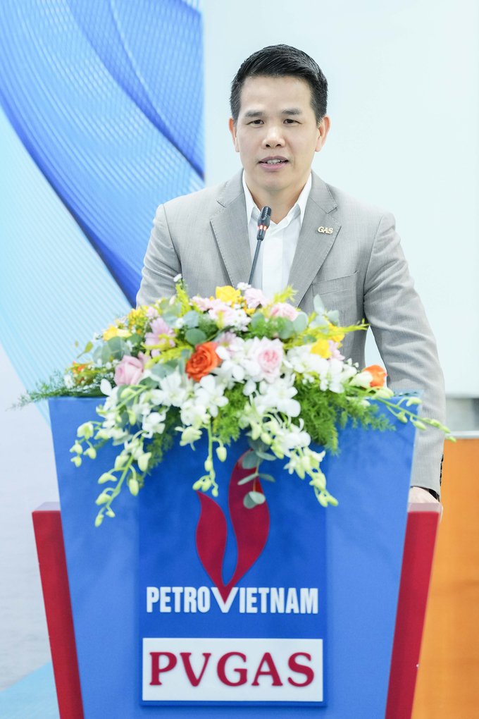 ong-pham-van-phong-tong-giam-doc-pvgas-phat-bieu-chuc-mung-nhung-thanh-tich-noi-bat-cua-pv-gas-trading-trong-nam-2023-va-chi-dao-chuong-trinh-ke-hoach-nam-2024-154040_99.jpg Ông Phạm Văn Phong - Tổng Giám đốc PVGAS phát biểu chúc mừng những thành tích nổi bật của PV GAS Trading trong năm 2023 và chỉ đạo chương trình kế hoạch năm 2024.