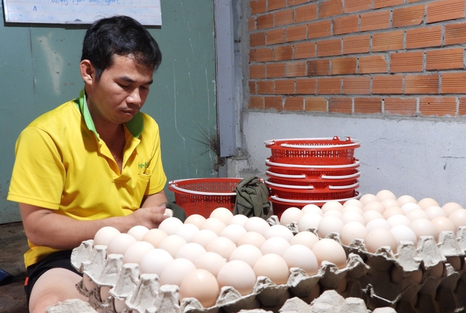 Nhờ đầu tư bài bản, sản phẩm làm ra đáp ứng an toàn dịch bệnh và vệ sinh thực phẩm. Ảnh: Trần Trung.