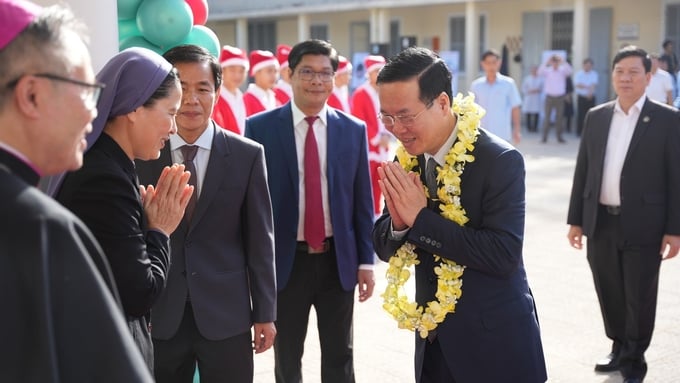z4973263692744_8a87594a6030627eedb509923ebceff9-130410_529.jpg Chủ tịch nước Võ Văn Thưởng mong muốn đồng bào Công giáo Việt Nam nêu cao tinh thần đại đoàn kết toàn dân tộc, chung tay xây dựng đất nước Việt Nam phồn vinh, hạnh phúc. Ảnh: Ngọc Hiếu.