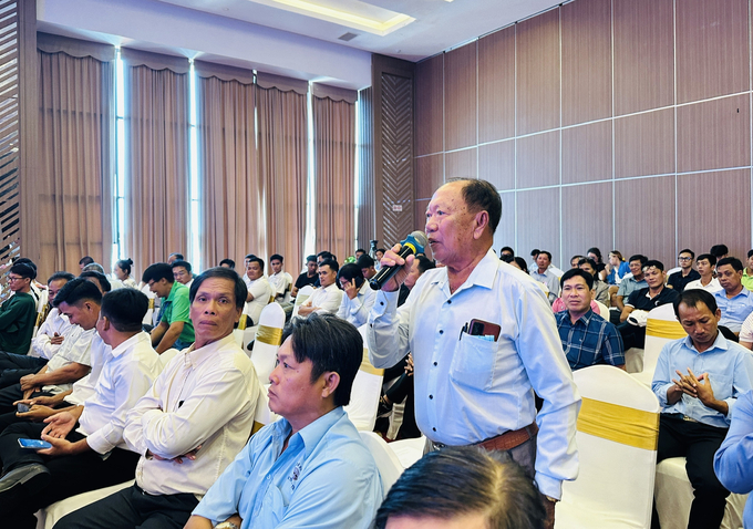z4970509947940_c4e758a103c2f9fe6cff2a4340288d43-152827_387.jpg Nhiều đại biểu đưa ra đặt ra câu hỏi và sáng kiến trong nuôi tôm an toàn không dịch bệnh. Ảnh: Trọng Linh.