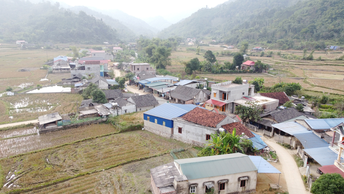 dji_0371-160533_322.jpg Thôn bản vùng đồng bào thiểu số ngày càng khang trang. Ảnh: Ngọc Tú.