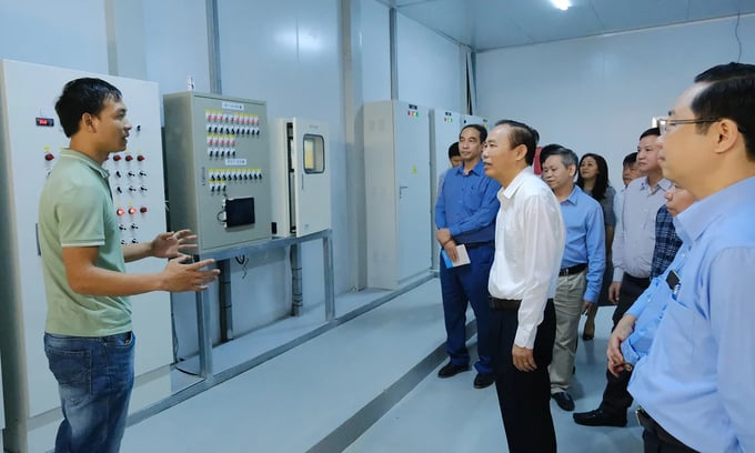 vaas-171150_646.jpg Thứ trưởng Phùng Đức Tiến thăm cơ sở hạ tầng của VAAS hồi cuối năm 2022. Ảnh: Bảo Thắng.