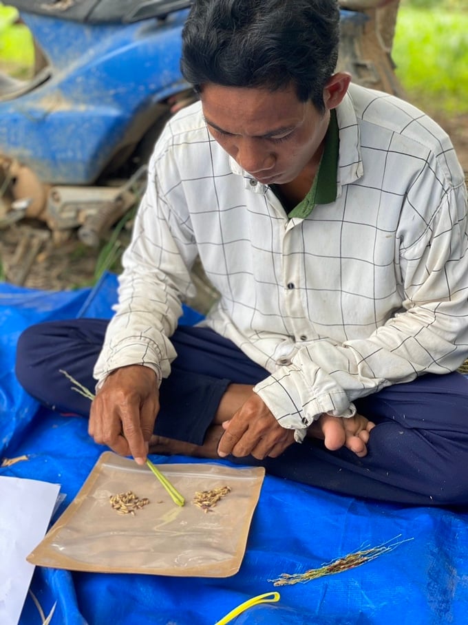 Nông dân xã Phan Sơn, huyện Bắc Bình, Bình Thuận đánh giá hiệu quả của mô hình.