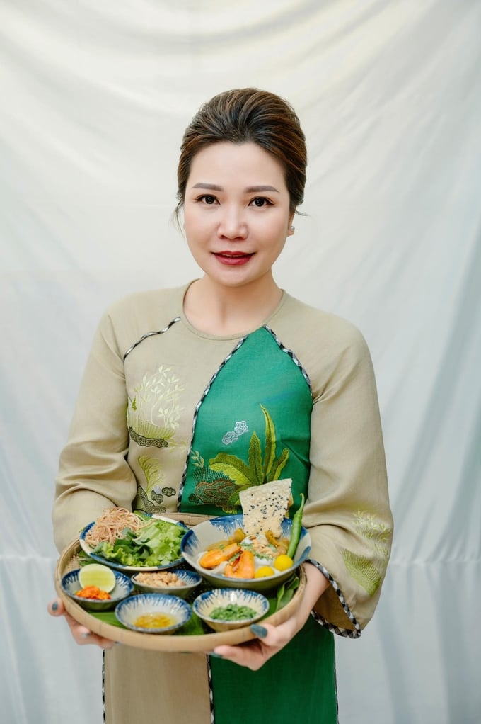 1-hue-thi-154854_520.jpg Nhà thiết kế Huệ Thi.