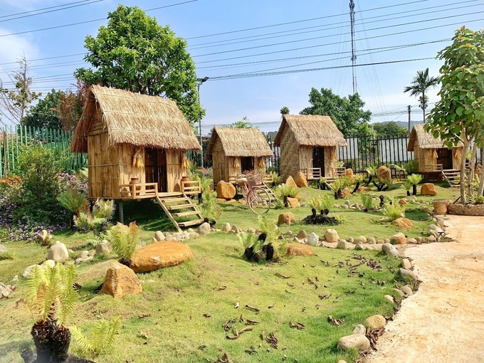 nguoi-bien-van-hoa-dong-bao-kho-thanh-san-pham-du-lich-131623_673.jpg Một góc không gian ngoài trời ở Làng K'Ho Cil. Ảnh: M.H.