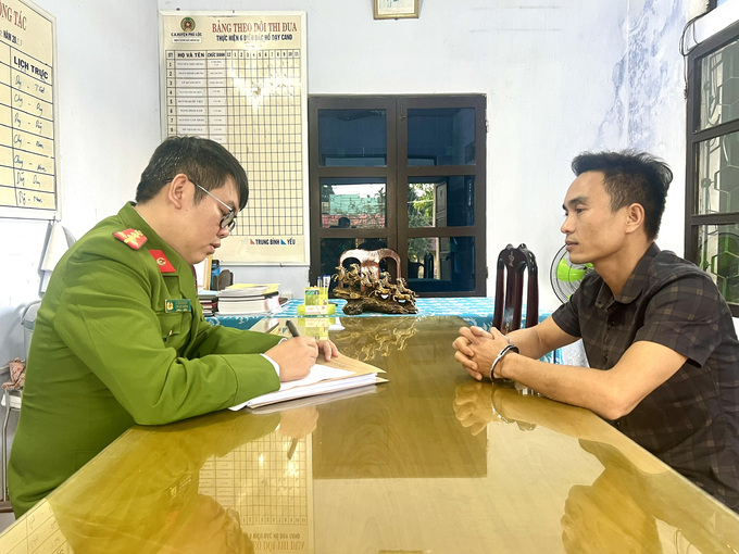 Các đối tượng bị bắt khi đang lẩn trốn tại địa phương. Ảnh: CAH.