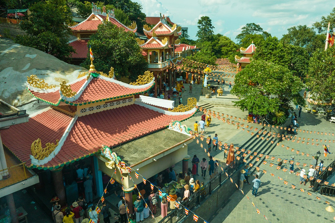chua-ba-092736_526.jpg Chùa Bà tại núi Bà Đen. Ảnh: Ngô Trần Hải An.