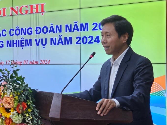 t1-133933_938.jpg Phó Bí thư Thường trực Đảng ủy Bộ NN-PTNT Nguyễn Văn Trường phát biểu tại Hội nghị của Công đoàn Cơ quan Bộ NN-PTNT. Ảnh: Hoàng Anh.