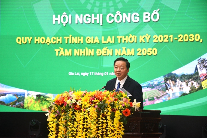 z5078944325664_fb58b0668ba93bd39a2562a442763f24-101818_601.jpg Phó Thủ tướng Chính phủ Trần Hồng Hà phát biểu chỉ đạo tại Lễ công bố quy hoạch tỉnh Gia Lai. Ảnh: Tuấn Anh.