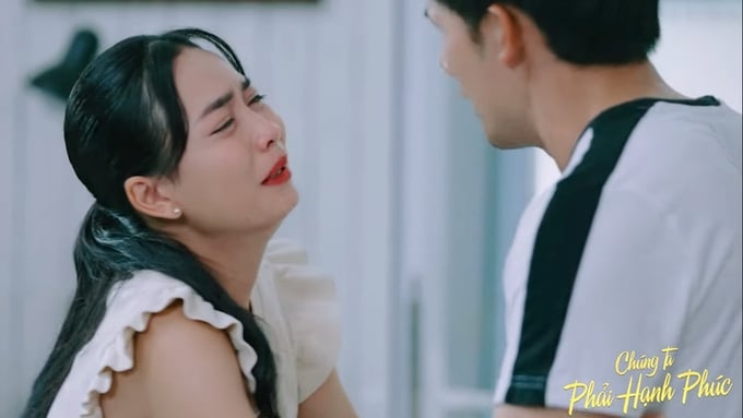 truc-tiep-chung-ta-phai-hanh-phuc-tap-45-tren-vtv1-hom-nay-19-1-163259_586.jpg Kỳ van xin Bình tha thứ. Ảnh CMH