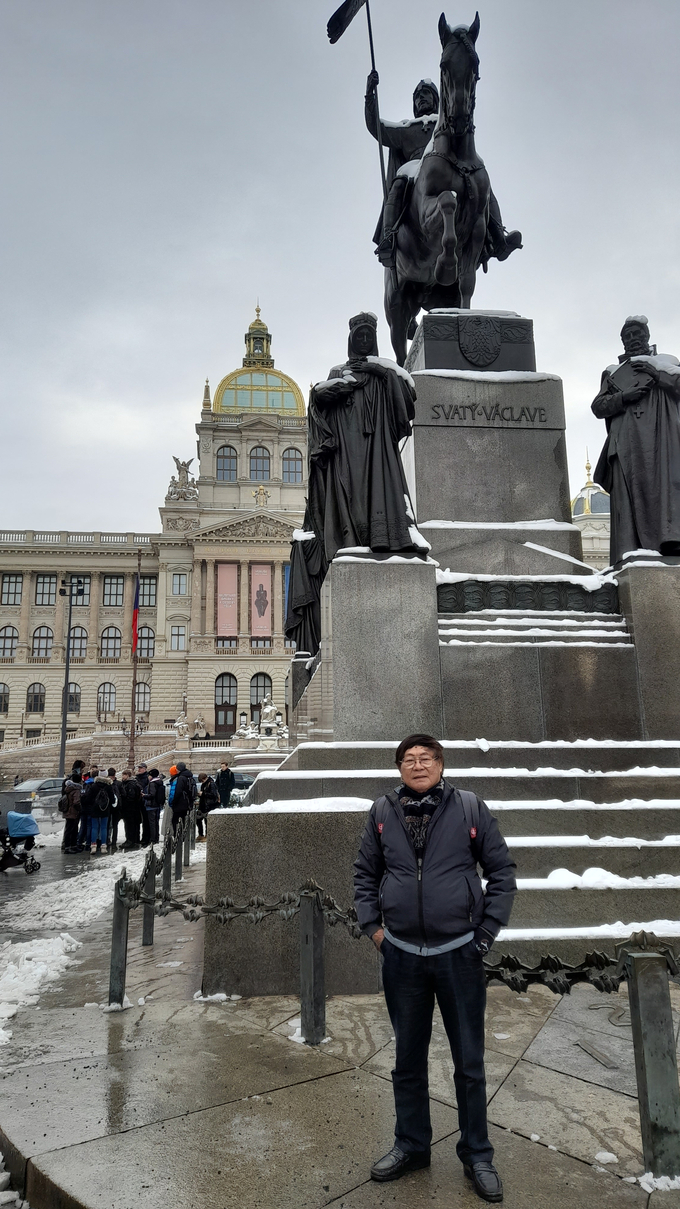 20231206_130603-141027_197.jpg Thủ đô Praha, ngày tuyết rơi.
