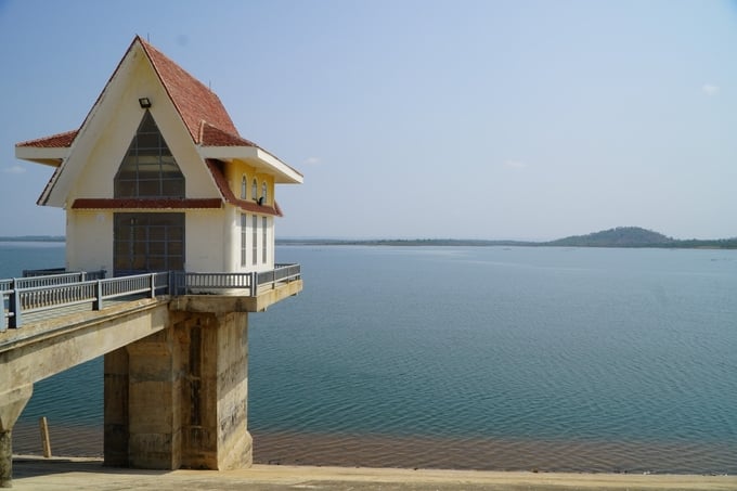 Đại công trình thủy lợi Ia Mơr đang phát huy hiệu quả vùng tưới cho hàng ngàn ha đất nông nghiệp. Ảnh: Đăng Lâm.