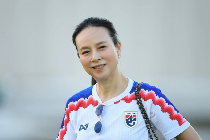 ma-211224_352.jpg Madame Pang trở thành Chủ tịch LĐBĐ Thái Lan.
