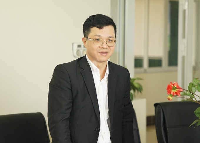 Ông Nguyễn Văn Long, cho biết, tại các đơn vị của Cục Thú y, kể cả ngày mùng 1 Tết cũng vẫn có đội ngũ nhân viên túc trực sẵn sàng để tiếp nhận và thực hiện công tác chuyên môn. Ảnh: Phạm Hiếu.