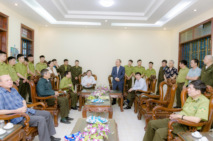 Cán bộ, nhân viên và người lao động Vườn Quốc gia Cúc Phương trong cuộc họp trước kỳ nghỉ Tết Nguyên Đán.