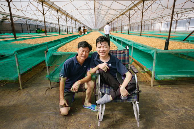 z5086364925394_78f5640ac511b2b77e9c885fe3210f8d-140926_416.jpg Xuất phát từ mong muốn quán của mình sẽ là nơi để mỗi người có thể ngồi xuống để nghỉ ngơi, thảnh thơi suy nghĩ về cuộc sống này, 'Ngồi Café' ra đời. Ảnh: Nhân vật cung cấp.