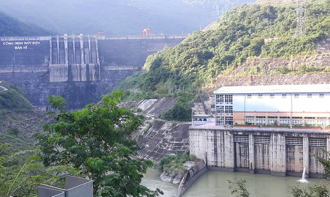 z3816082448707_d92e5d6f2e3fc90edf9c060b54e45512-012403_263.jpg Thủy điện Bản Vẽ đi vào hoạt động đã lâu nhưng chưa xử lý dứt điểm những vấn đề liên quan. Ảnh: VK.