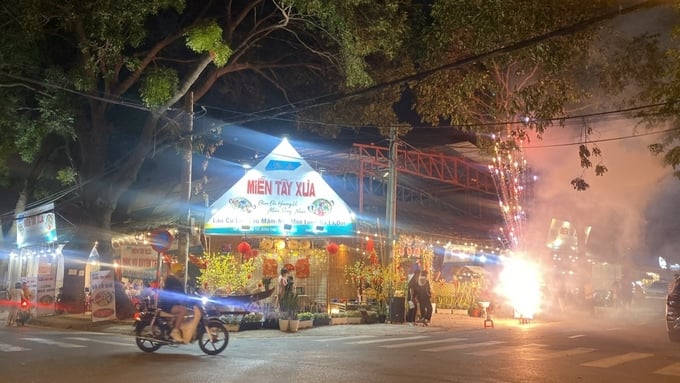 Quán lẩu miền Tây xưa giữa lòng thành phố Thủ Đức, TP.HCM. Ảnh: Trần Trung.