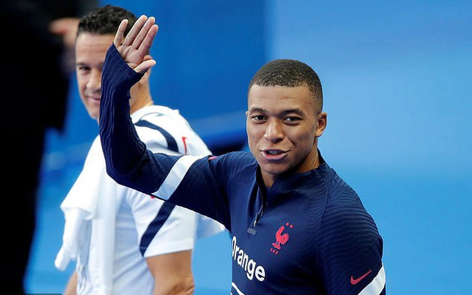 m-003225_198.jpg Kylian Mbappe đã gửi lời chào đến PSG. Ảnh: AS.