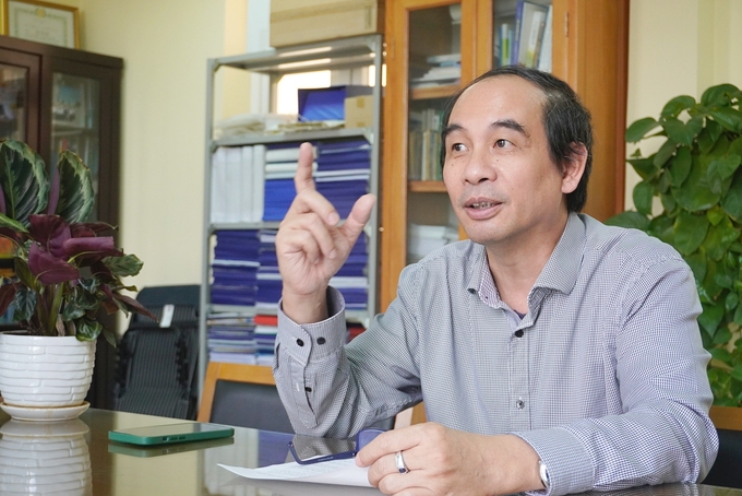 PGS.TS Đào Thế Anh, Phó Giám đốc Viện Khoa học Nông nghiệp Việt Nam cho rằng, cần phải có chiến lược thu hút thế hệ thanh niên làm nông nghiệp. Ảnh: Hồng Thắm.