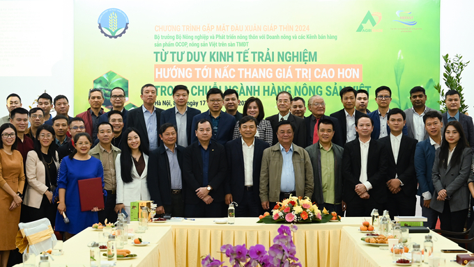 bo-truong-le-minh-hoan-phat-trien-kinh-te-trai-nghiem-nho-cong-nghe-40-143600_518.jpg Các đại biểu chụp ảnh kỷ niệm.