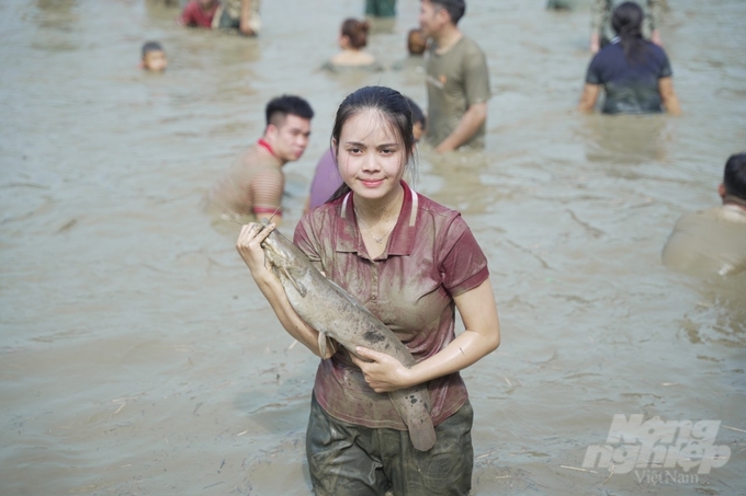 z5173336643226_0835d18c208fde5bb8c650289ba5121b-172157_90-172157.jpg Số cá được bắt sẽ là món quà đầu xuân mà Ban tổ chức gửi tặng cho mỗi thành viên tham gia.