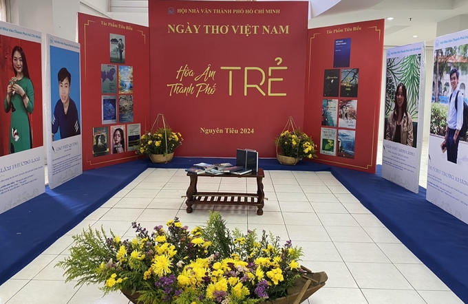 3-khong-gian-tho-tre-134743_187.jpg Không gian Sân thơ Trẻ.