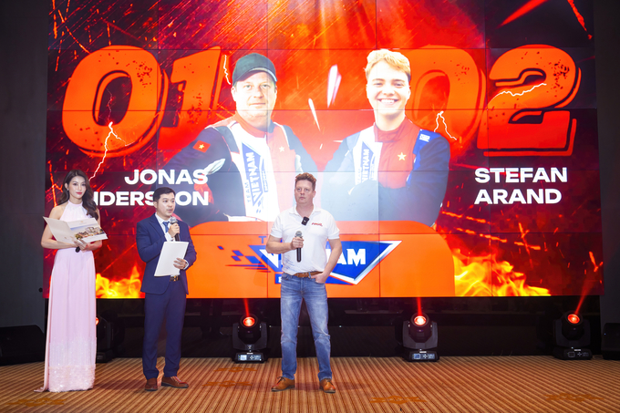ong-jonas-anderson-tay-dua-so-1-se-nam-giu-vi-tri-doi-truong-cua-doi-binh-dinh--viet-nam-080701_804.jpg Ông Jonas Anderson, tay đua số 1 sẽ nắm giữ vị trí Đội trưởng của đội Bình Định-Việt Nam. Ảnh: V.Đ.T.