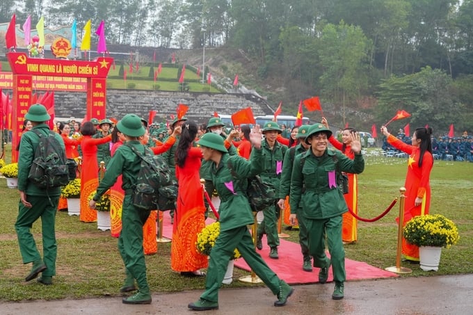 nhap-ngu-2-154401_457.jpg Các tân binh đều thể hiện sự háo hức, quyết tâm lên đường thực hiện nghĩa vụ. Ảnh: Đàm Thanh.