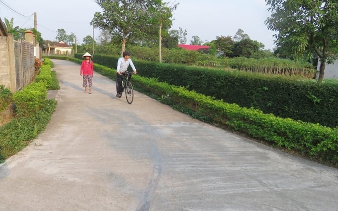 Các con đường qua khu dân cư đều sạch đẹp như nhau. Ảnh: T. Đức.