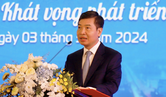 1-100245_690.jpg Ông Tạ Anh Tuấn, Chủ tịch UBND tỉnh Phú Yên, phát biểu tại Hội nghị công bố Quy hoạch tỉnh Phú Yên. Ảnh: K.S.