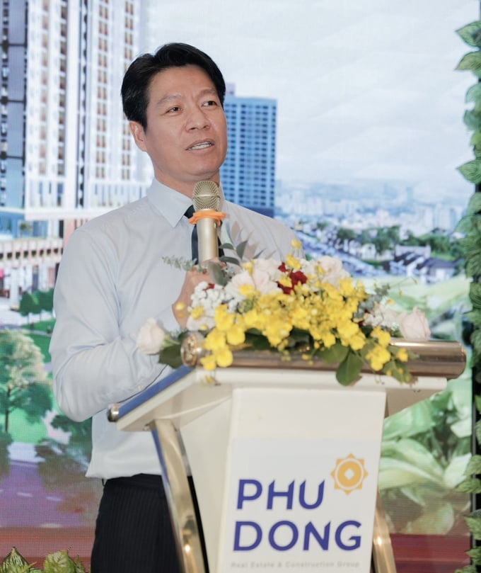 11-130054_697.jpg Ông Ngô Quang Phúc, Tổng Giám đốc Phú Đông Group chia sẻ về dự án với báo chí hôm 6/3. Ảnh: Đức Trung.