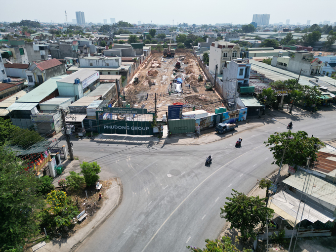 2-130301_65.jpg Dự án Phú Đông SkyOne đang thi công hôm 6/3. Ảnh: Đức Trung.