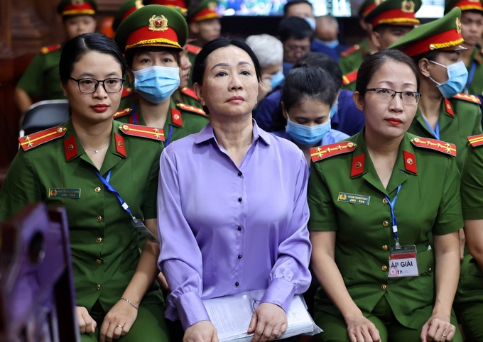 Bị cáo Trương Mỹ Lan trong phiên tòa xét xử sáng 7/3. Ảnh: HT.