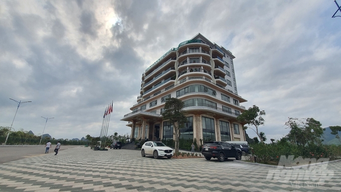 z5234721089251_3c053a8f1f60137a791c2555417c6068-100233_856-100234.jpg Trụ sở Công ty Quan Minh tại xã Hạ Long (huyện Vân Đồn). Ảnh: TB.