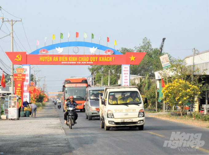 Kết quả xây dựng NTM, diện mạo huyện An Biên có nhiều đổi thay rõ rệt, kinh tế tăng trưởng khá, cơ cấu kinh tế có sự chuyển dịch đúng hướng, sản xuất phát triển, thu nhập của nhân dân được nâng cao. Ảnh: Trung Chánh. 