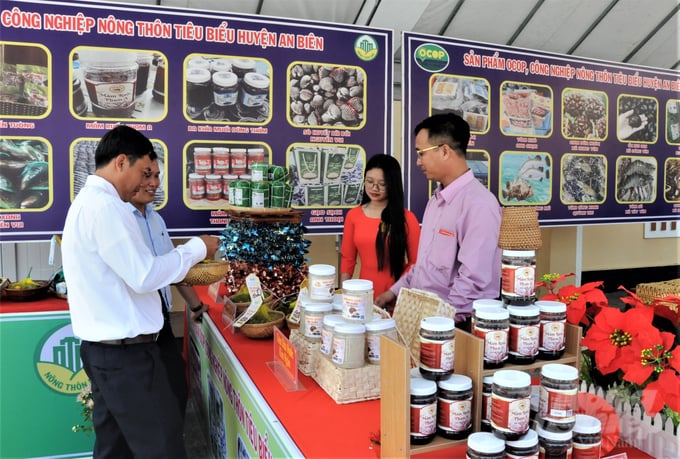 Quá trình xây dựng NTM, huyện An Biên tập trung phát triển các sản phẩm đặc trưng, thế mạnh của huyện tham gia Chương trình OCOP, phấn đấu đến cuối năm 2025 huyện có ít nhất 25 sản phẩm được công nhận sản phẩm OCOP. Ảnh: Trung Chánh.