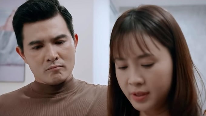 truc-tiep-tram-cuu-ho-trai-tim-tap-6-tren-vtv3-hom-nay-20-3-145146_874.jpg Nghĩa tìm cách giải thích về vết kem trên áo. Ảnh CMH