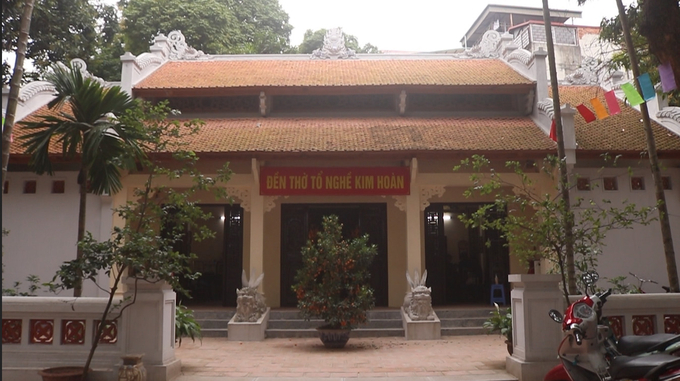Đền thờ tổ kim hoàn hiện là nơi được tận dụng để làm xưởng kim hoàn trong thời gian xưởng đang nâng cấp và sửa chữa. Ảnh: Minh Toàn.
