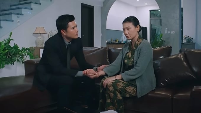 truc-tiep-tram-cuu-ho-trai-tim-tap-8-tren-vtv3-hom-nay-26-3-133729_847.jpg Nghĩa muốn thuê người giúp việc để bà Xinh nghỉ ngơi. Ảnh CMH