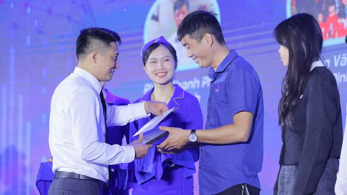 hon-300-dai-ly-tham-gia-hoi-nghi-khach-hang-japfa-viet-nam-114121_923.jpg Japfa Việt Nam tri ân và vinh danh hơn 300 đối tác kinh doanh thức ăn chăn nuôi lớn nhất khu vực miền Bắc.