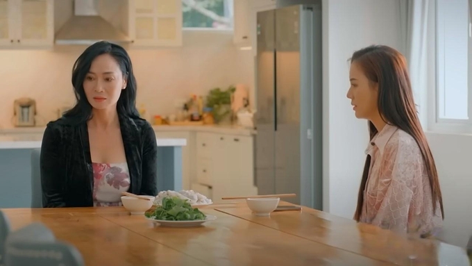 truc-tiep-lo-hen-voi-ngay-xanh-tap-11-tren-vtv1-hom-nay-1-4-145448_276.jpg Bà Thu Lê ái ngại khi con gái hỏi thăm. Ảnh CMH