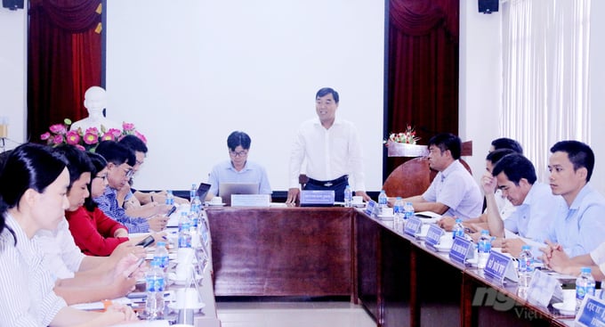 ong-huynh-son-thai-131101_268-131102.jpg Ông Huỳnh Sơn Thái, Giám đốc Sở NN-PTNT Bà Rịa - Vũng Tàu báo cáo kết quả xây dựng xã nông thôn mới kiểu mẫu trên địa bàn tỉnh. Ảnh: VA.