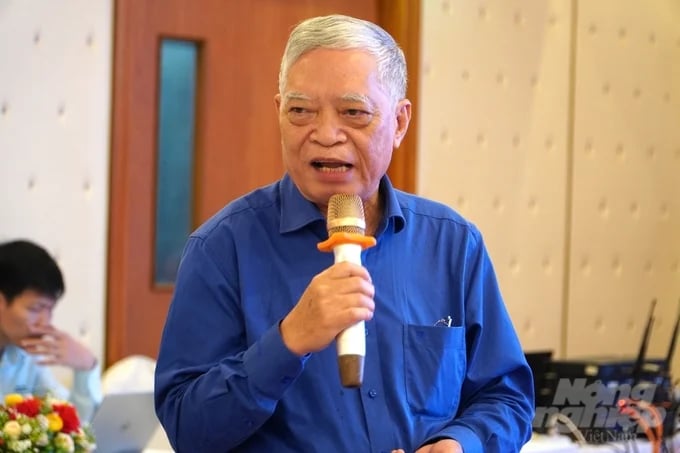 Mr. Bui Ba Bong proposed that the Vietnam Rice Industry Association (VIETRISA) will be the unit certifying the Vietnamese National rice brand. Photo: Kim Anh.