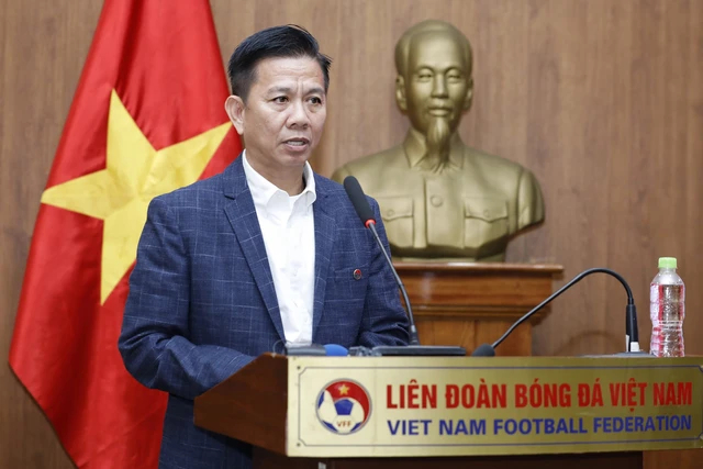 hanh-tuan-17122015654101734890689-105252_927.jpg HLV Hoàng Anh Tuấn phát biểu trong ngày nhậm chức. Ảnh: Hoàng Linh/ Thể Thao Văn Hóa