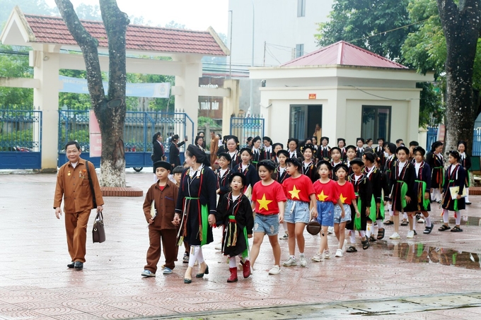 Các buổi học thường được tổ chức vào cuối tuần để tránh làm ảnh hưởng đến việc học của các em. Ảnh: Thái Sinh.