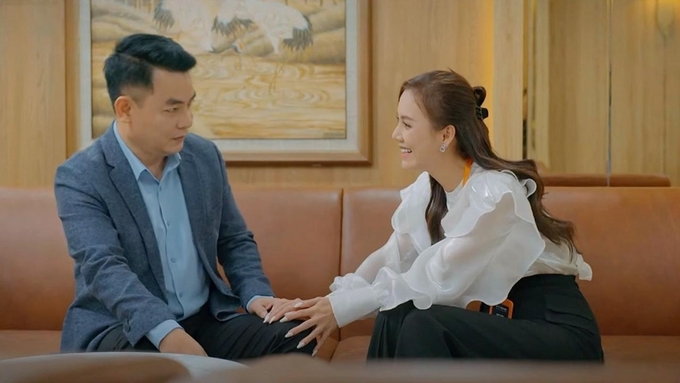 truc-tiep-lo-hen-voi-ngay-xanh-tap-14-tren-vtv1-hom-nay-4-4-161316_168.jpg Giang hỏi bố về cuộc họp nhận sự sắp tới. Ảnh CMH