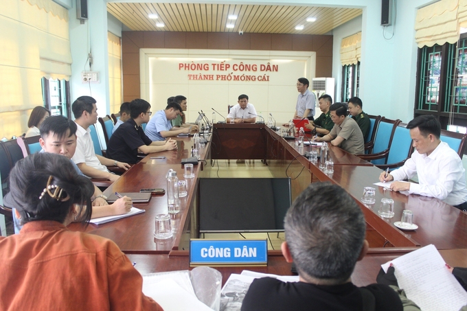 Lãnh đạo TP Móng Cái gặp gỡ, tiếp xúc lắng nghe ý kiến, kiến nghị liên quan đến việc xuất nhập cảnh và trao đổi hàng hóa qua cửa khẩu Quốc tế Móng Cái.