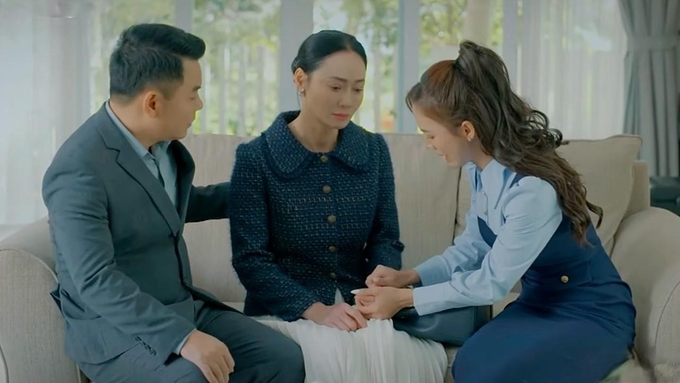 truc-tiep-lo-hen-voi-ngay-xanh-tap-17-tren-vtv1-hom-nay-9-4-142659_770.jpg Bà Thu Lê thất thần trở về nhà sau khi khám bệnh. Ảnh CMH